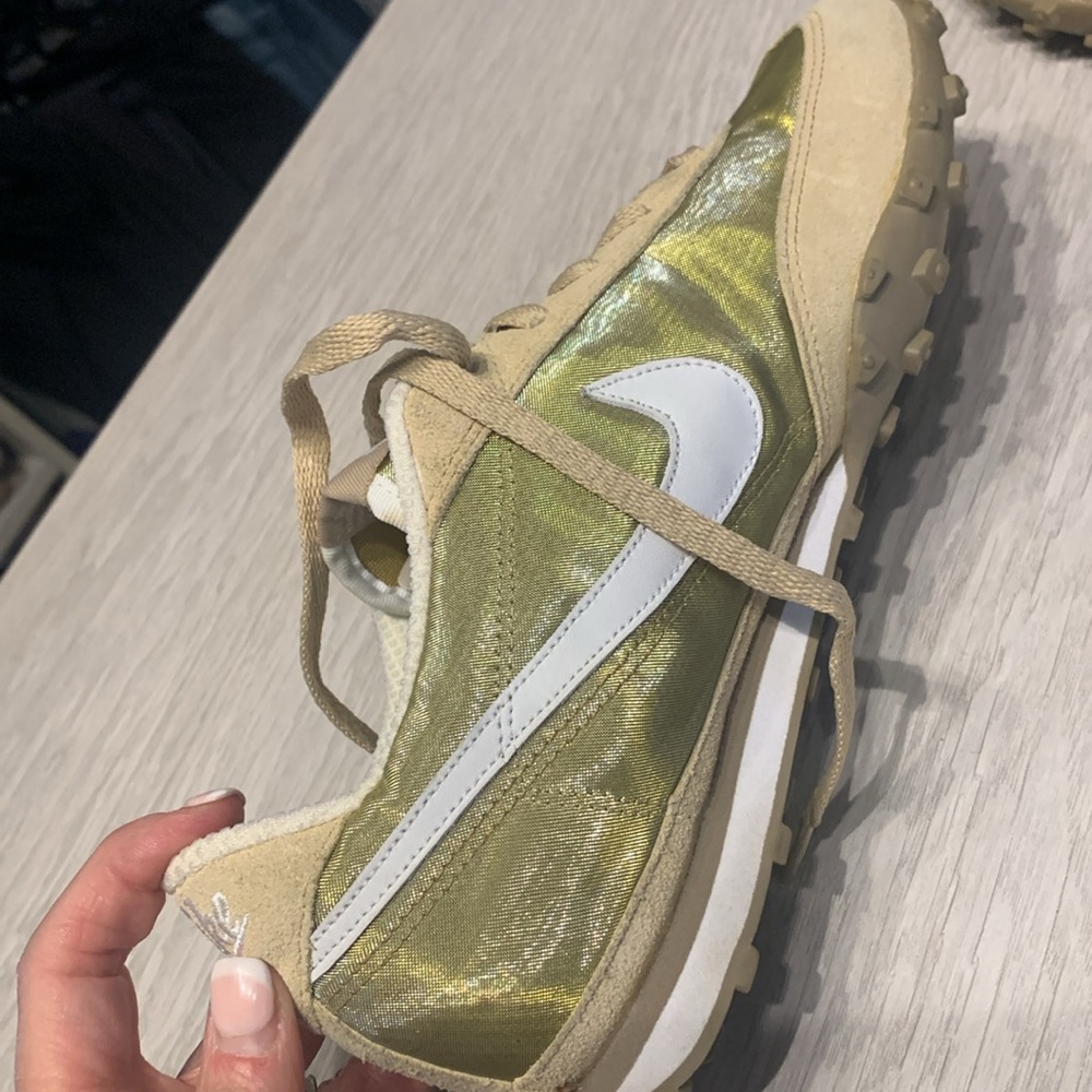 Nike Vintage Waffle Racer.Collectors Item. Size 7.5. Metallic Gold with White. - Picture 7 of 10